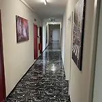بيت شباب M&r *