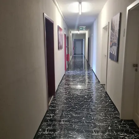 Hostel M&r