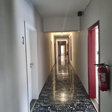M&R Motel *