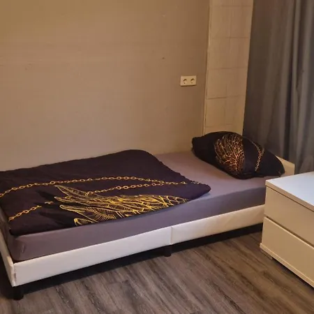 M&R Motel Hostel