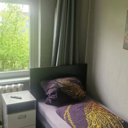 M&r Hostel *