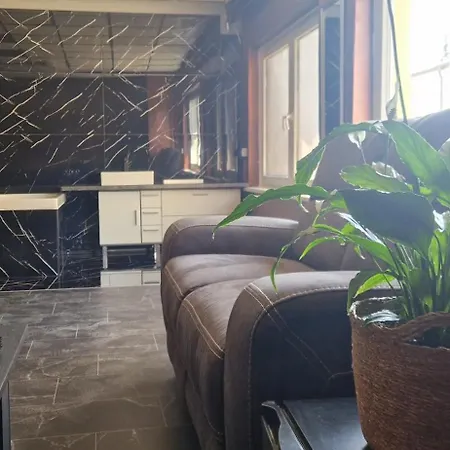 M&r Albergue