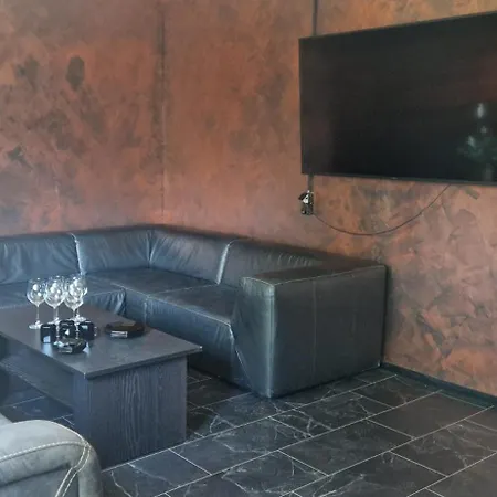 M&R Motel Hostel *
