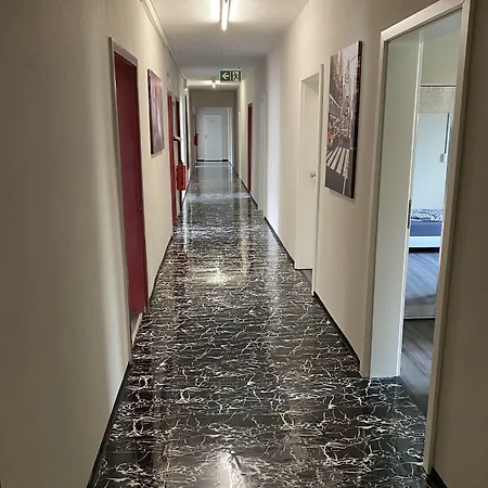 M&r Hostal *