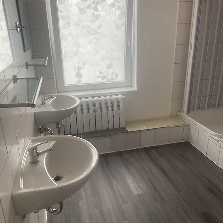 M&r